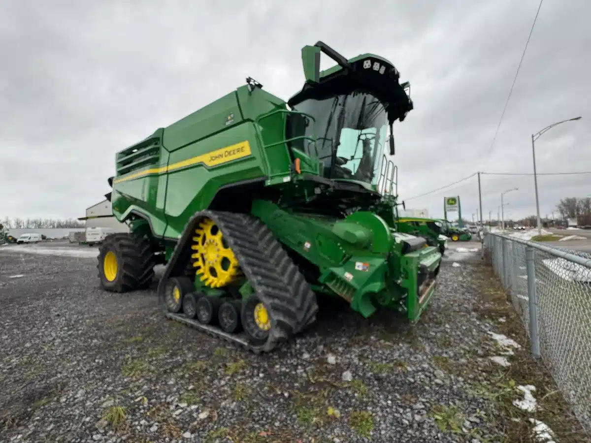 Gallery image 2 for Used 2022 John Deere X9 1100 Combine