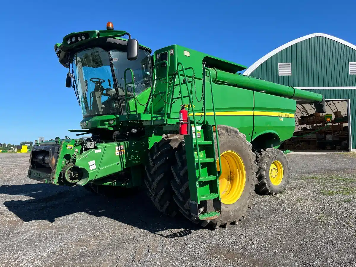 Gallery image 2 for Used 2013 John Deere S670 Combine