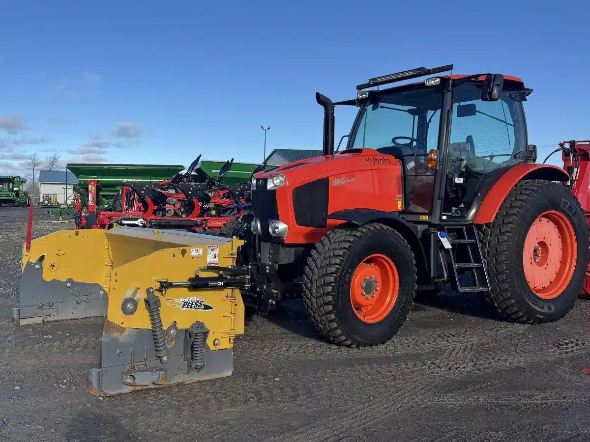 Gallery image 2 for Used 2021 Kubota M6-141 Tractor