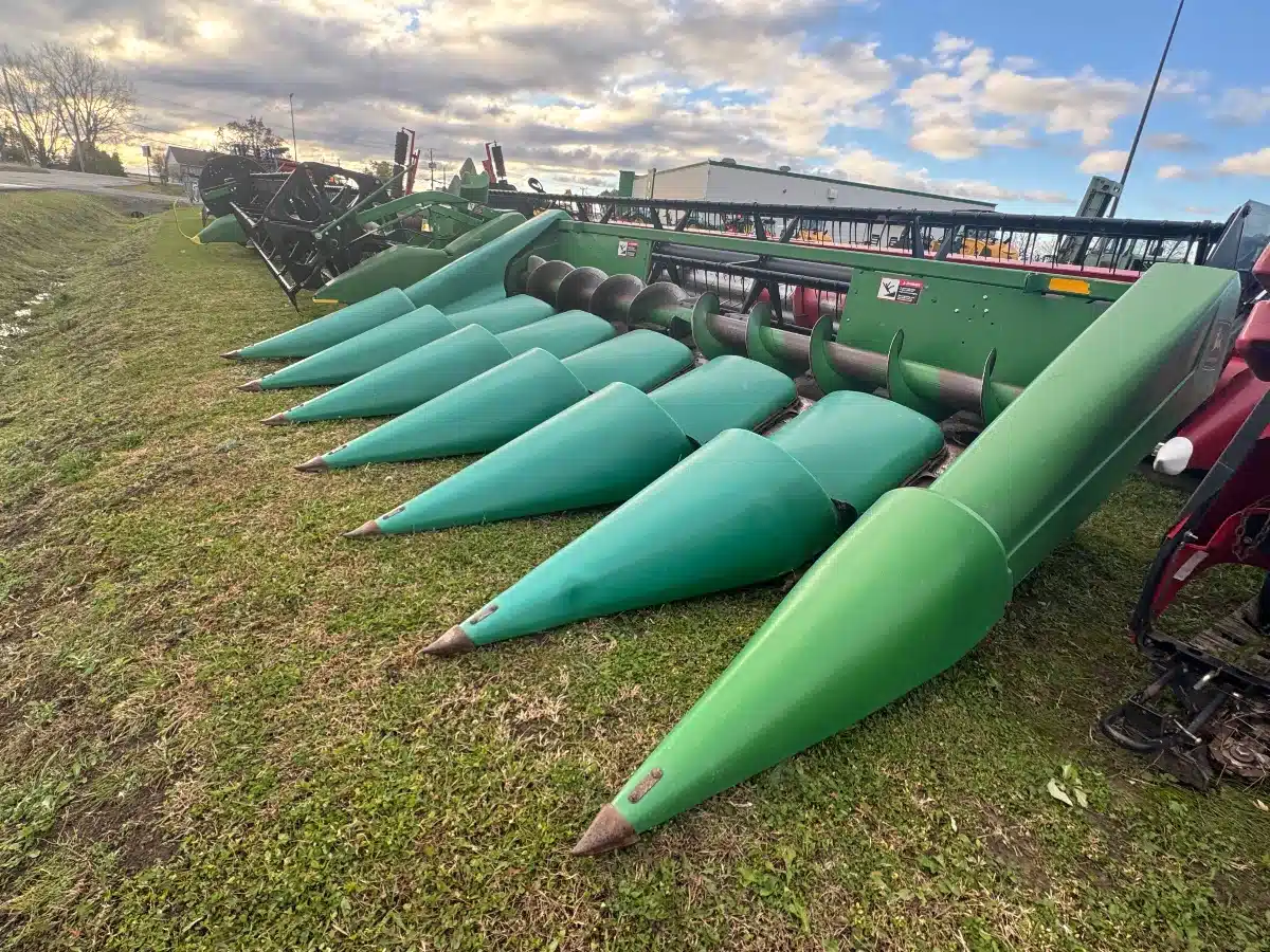 Gallery image 2 for Used 1995 John Deere 693 Header - Row Crop
