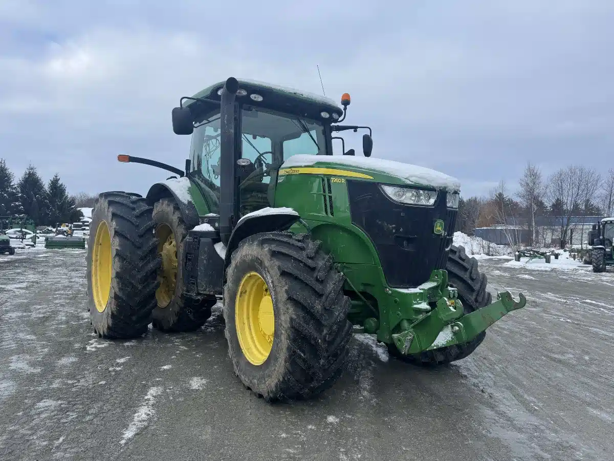 Used 2011 John Deere 7260R Tractor