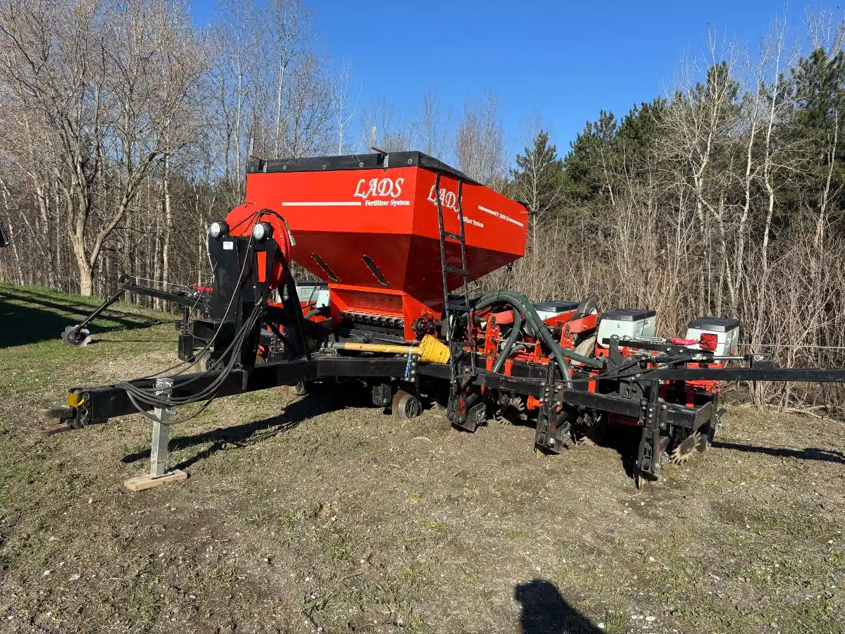 Used 2012 Kuhn Maxima HD Planter
