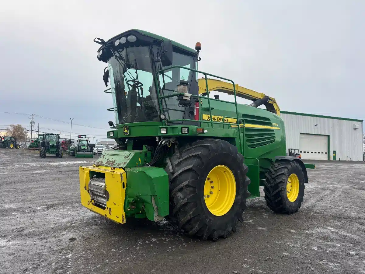 Gallery image 2 for 2012 John Deere 7450 Forage Harvester