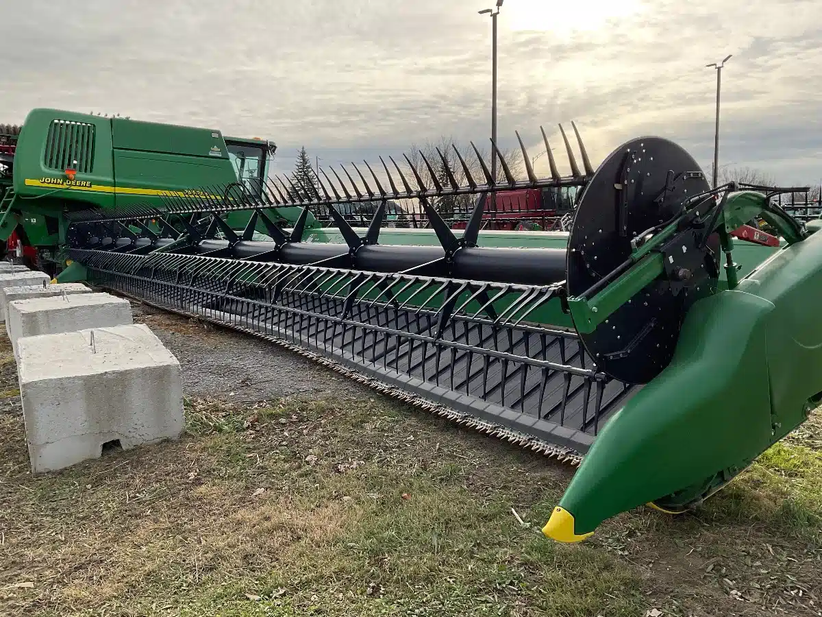 Gallery image 2 for 2018 John Deere 645FD Header - Flex Draper