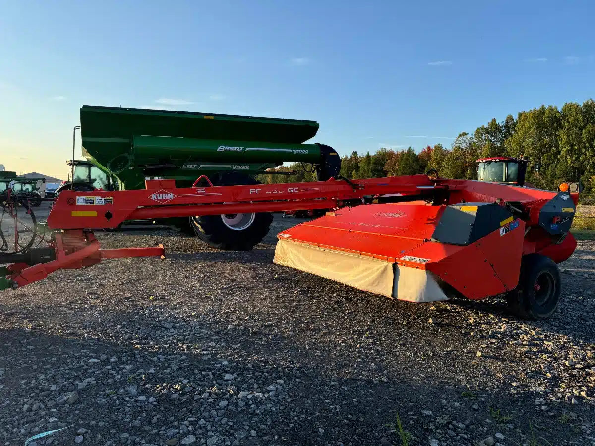 Gallery image 2 for 2006 Kuhn FC 353 GC Disc Mower Conditioner
