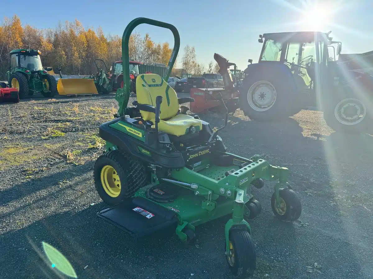 Gallery image 1 for 2023 John Deere Z970R Mower - Zero Turn