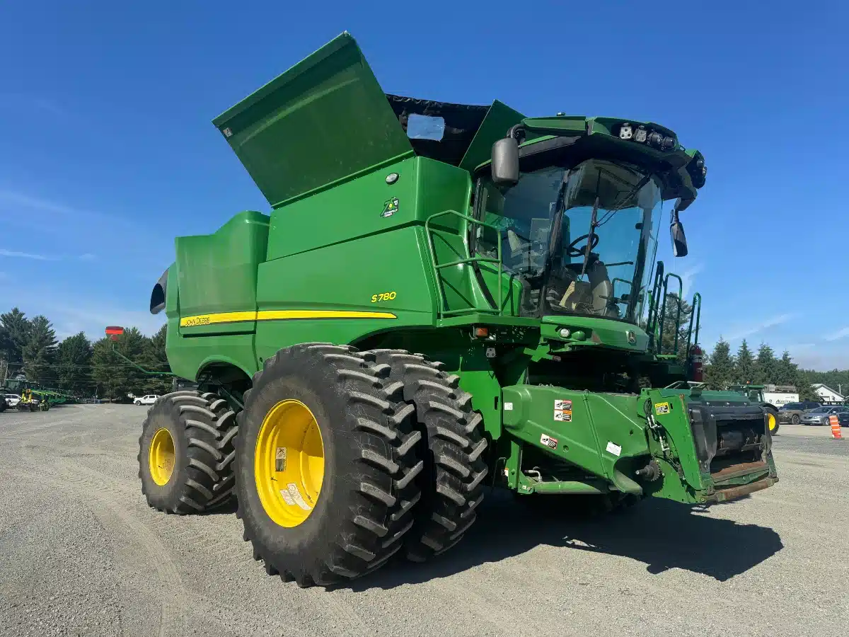 Photo de la Galerie 1 pour 2022 John Deere S780 Batteuse