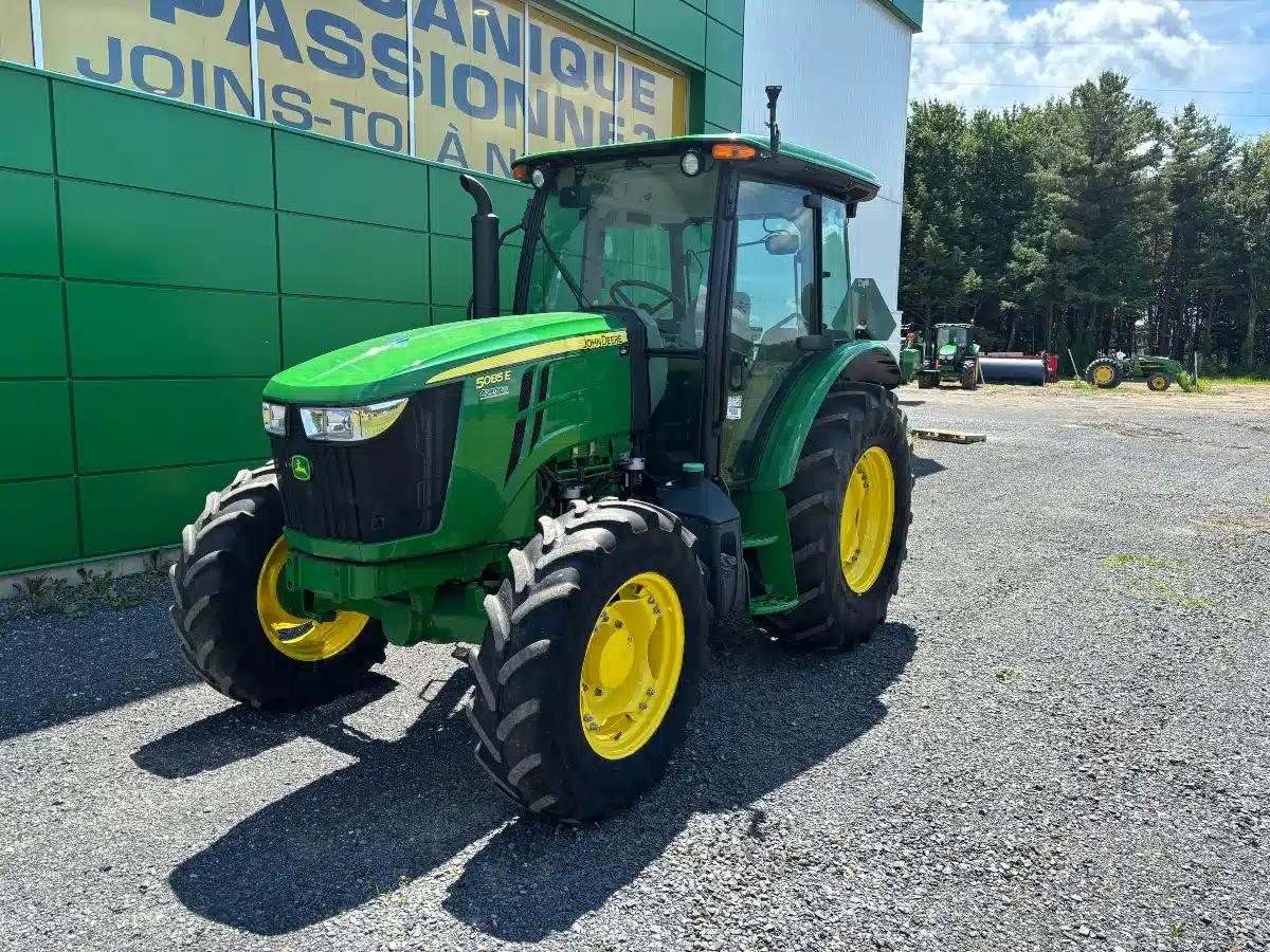 Photo de la Galerie 2 pour 2018 John Deere 5085E Tracteur