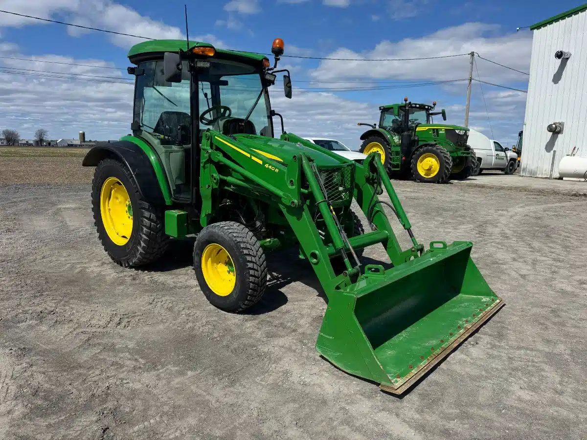 Gallery image 1 for 2019 John Deere 4066R Tractor
