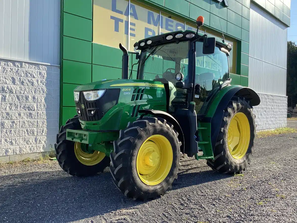 Photo de la Galerie 2 pour 2016 John Deere 6120R Tracteur