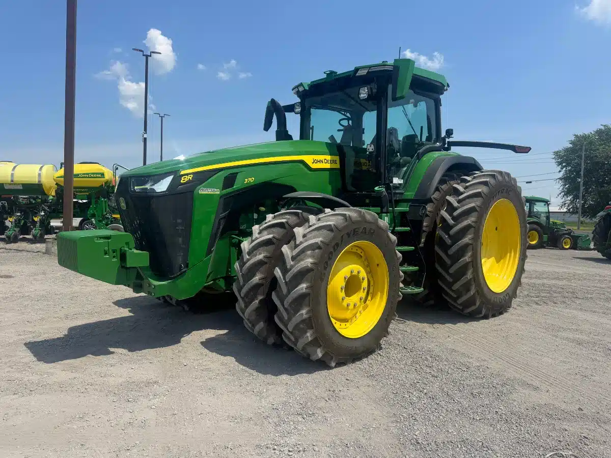 Gallery image 2 for 2023 John Deere 8R 370 Tractor