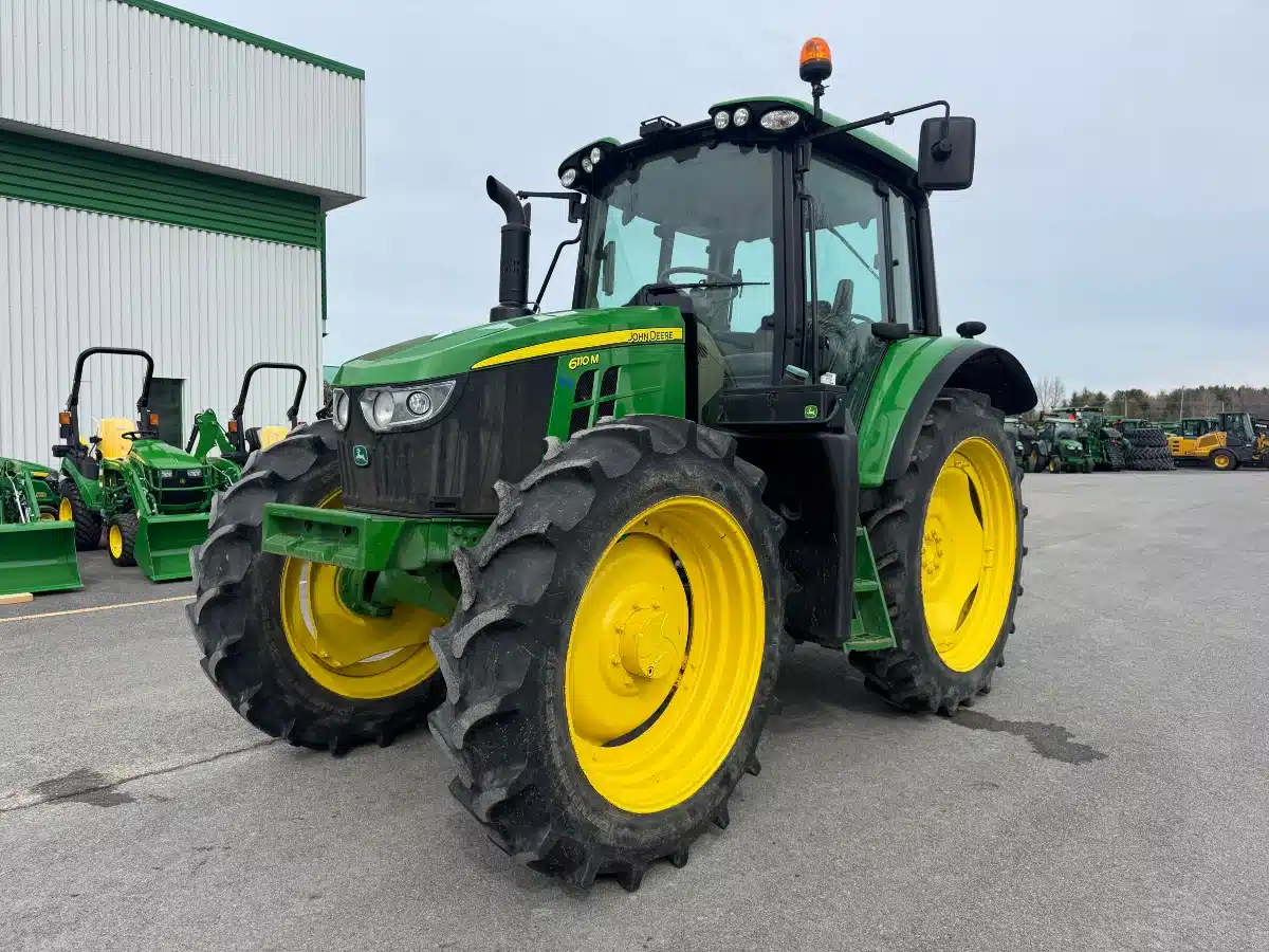 Photo de la Galerie 2 pour 2021 John Deere 6110M Tracteur