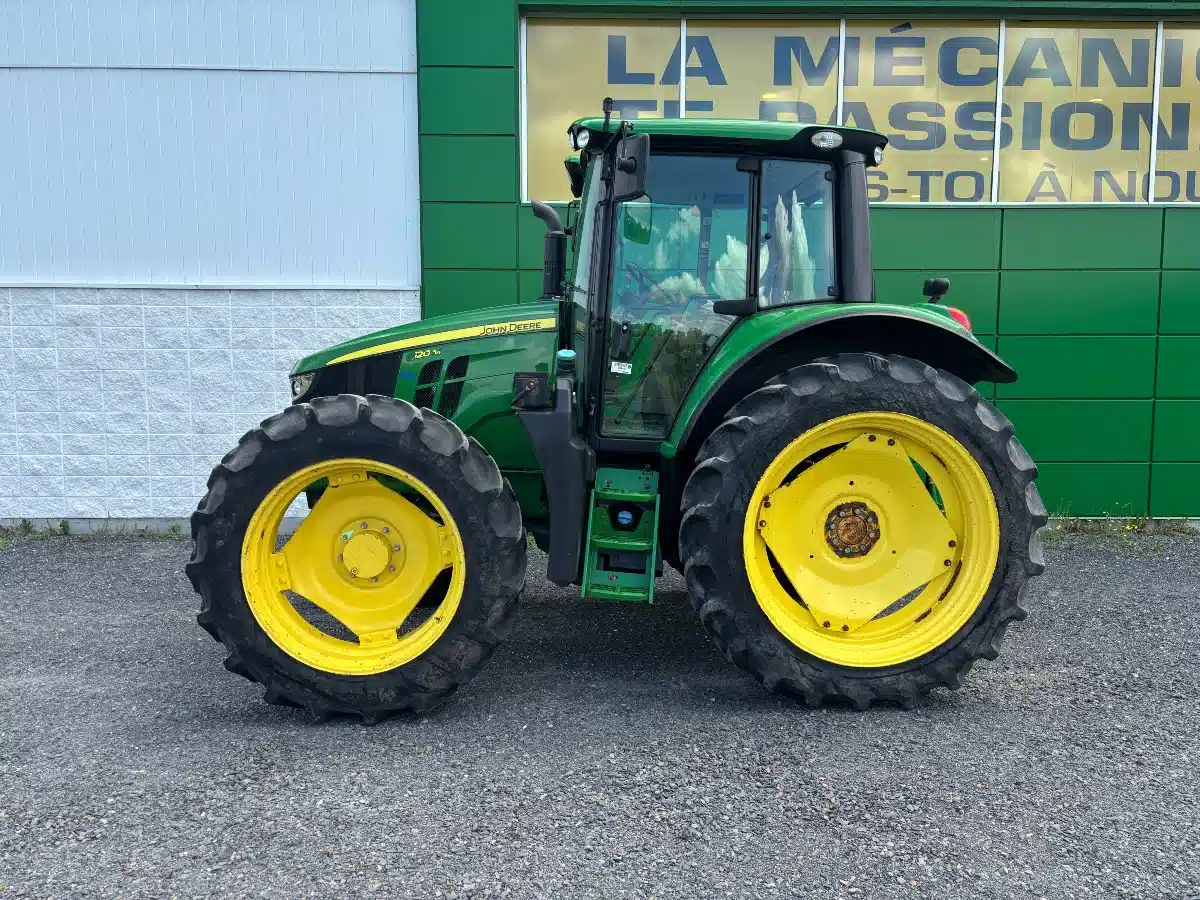 Photo de la Galerie 2 pour 2021 John Deere 6120M Tracteur