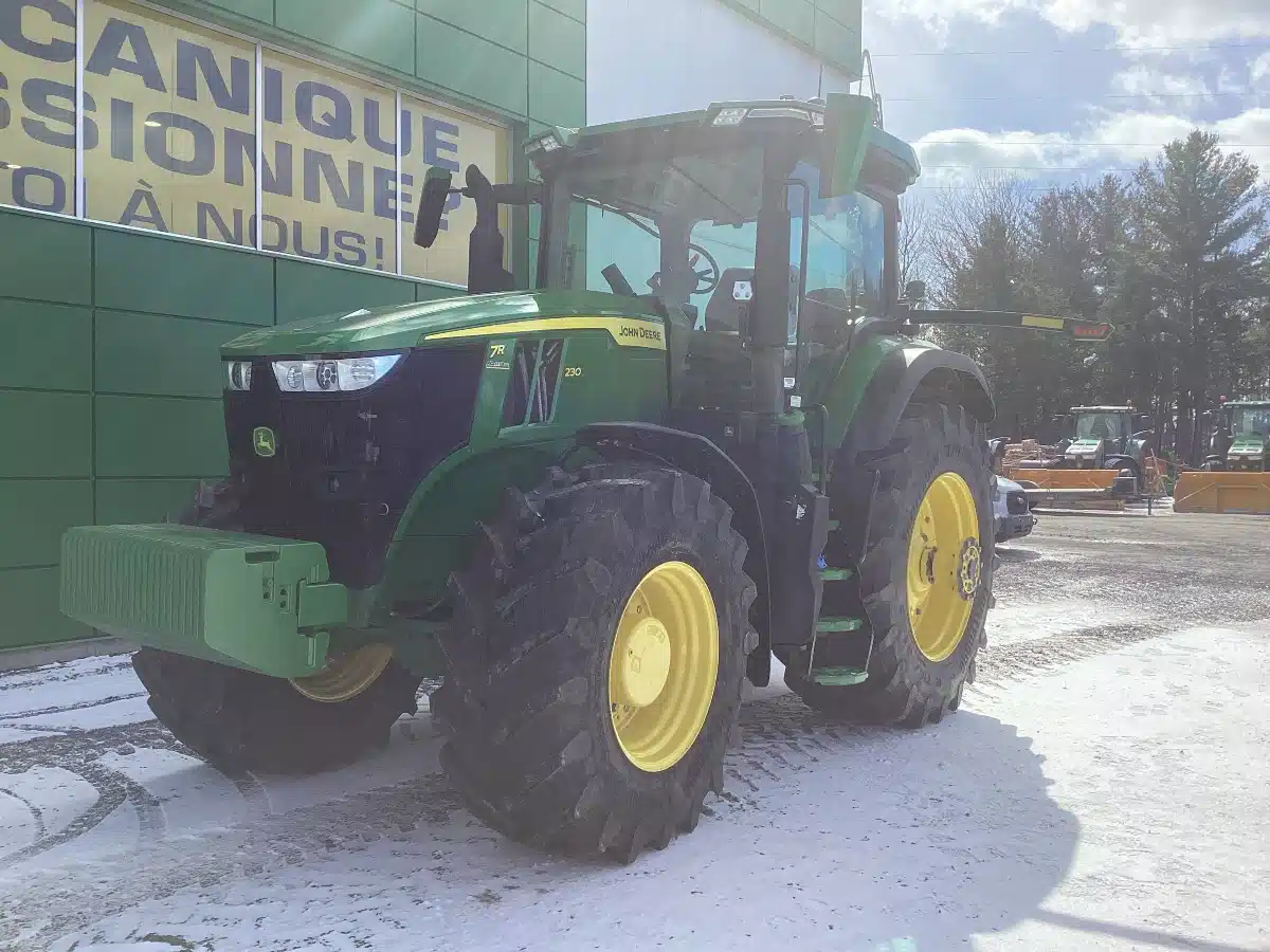 Gallery image 2 for 2021 John Deere 7R 230 Tractor