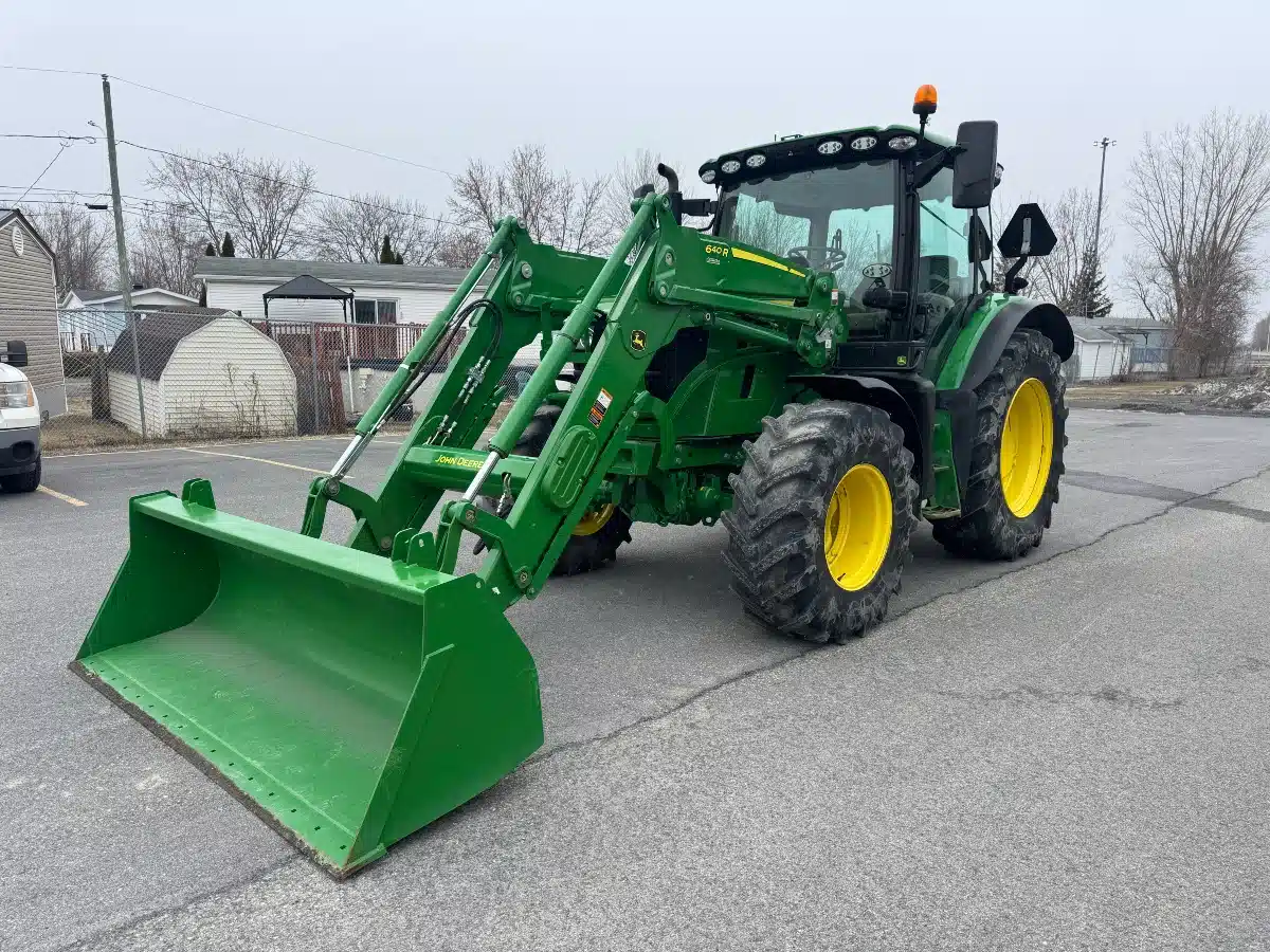 Gallery image 2 for 2022 John Deere 6R 110 Tractor