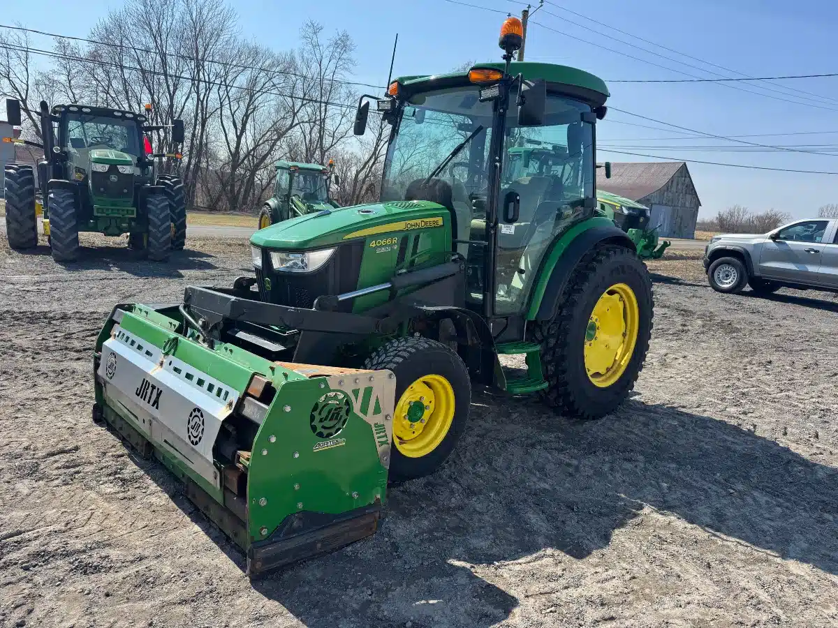 Gallery image 2 for 2022 John Deere 4066R Tractor