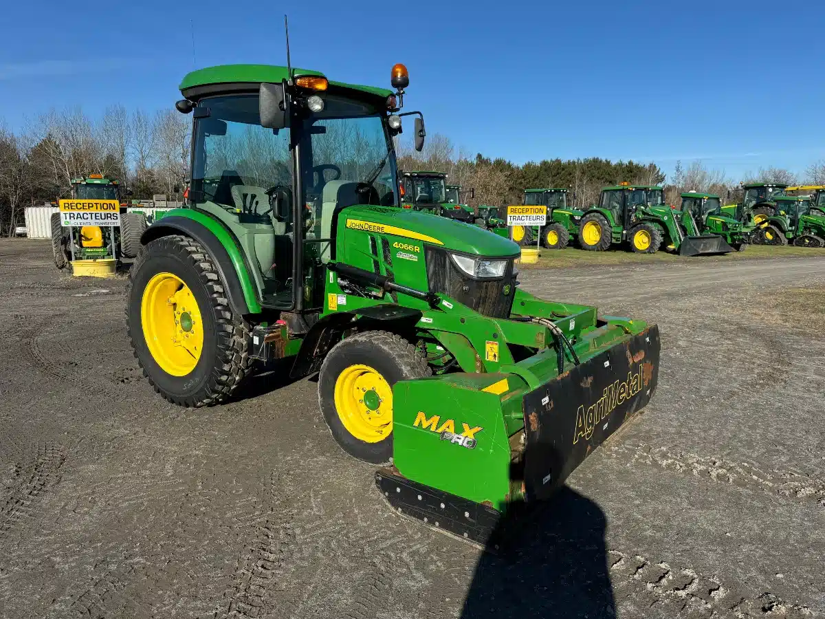 Photo de la Galerie 2 pour 2019 John Deere 4066R Tracteur