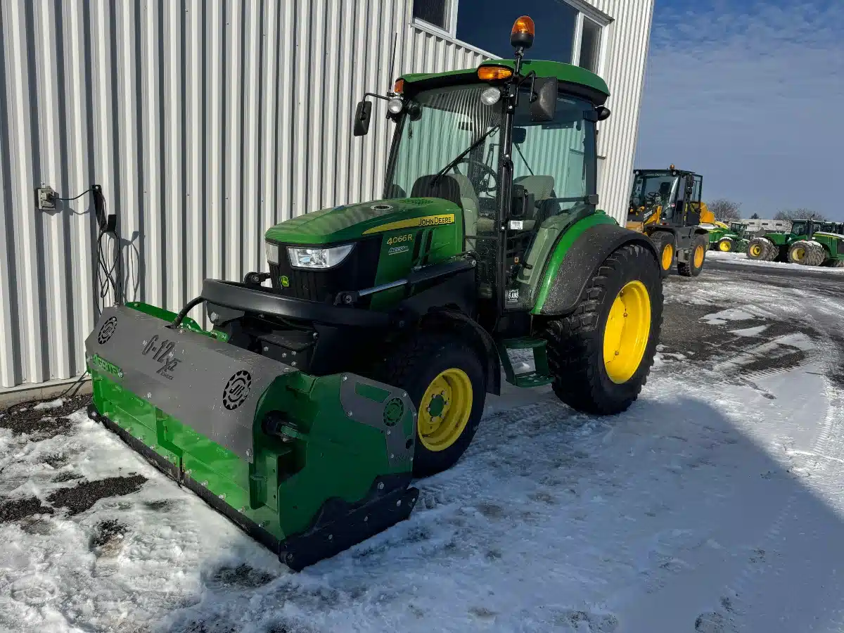 Gallery image 2 for 2019 John Deere 4066R Tractor