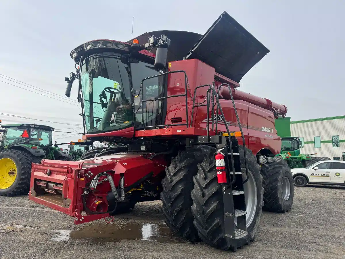 Gallery image 2 for 2022 Case IH 8250 Combine