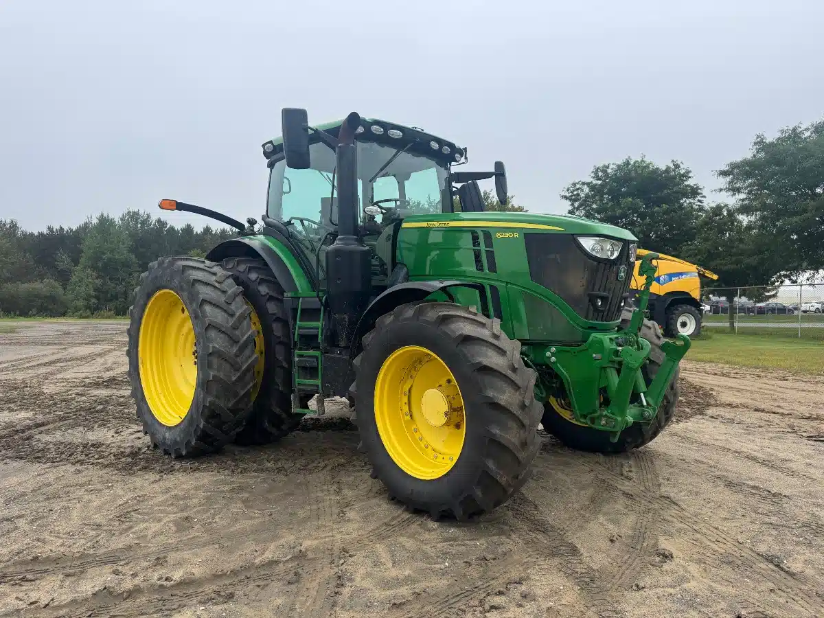 Photo de la Galerie 1 pour 2021 John Deere 6230 Tracteur