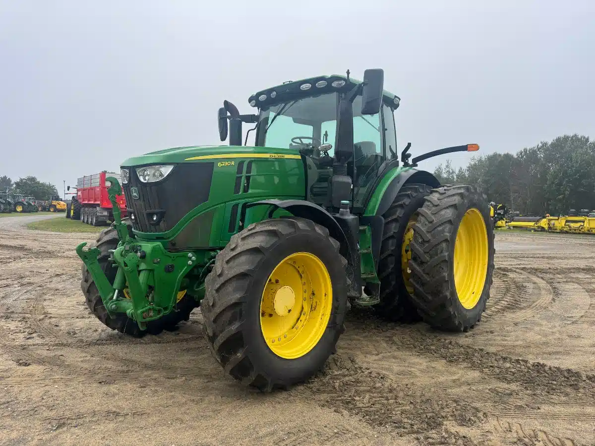 Photo de la Galerie 2 pour 2021 John Deere 6230 Tracteur