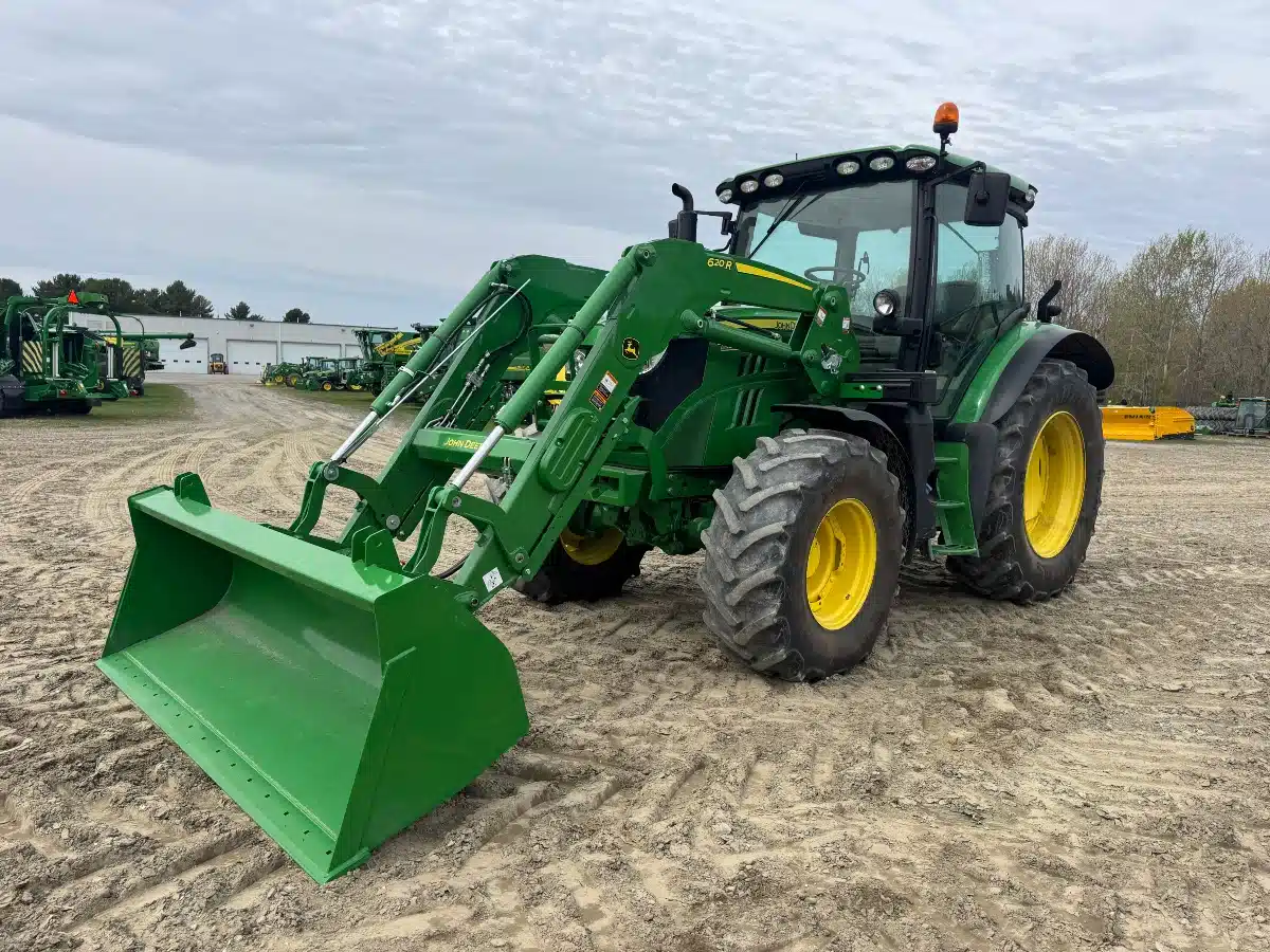 Photo de la Galerie 2 pour 2020 John Deere 6110R Tracteur