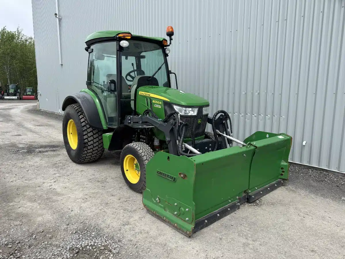 Gallery image 2 for 2021 John Deere 4066R Tractor