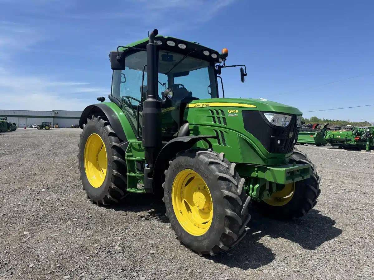 Photo de la Galerie 1 pour 2021 John Deere 6110R Tracteur
