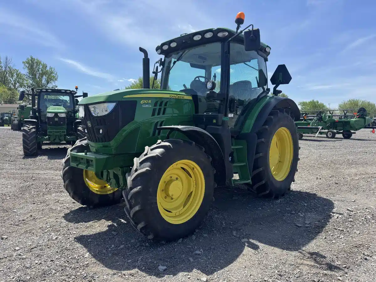 Photo de la Galerie 2 pour 2021 John Deere 6110R Tracteur