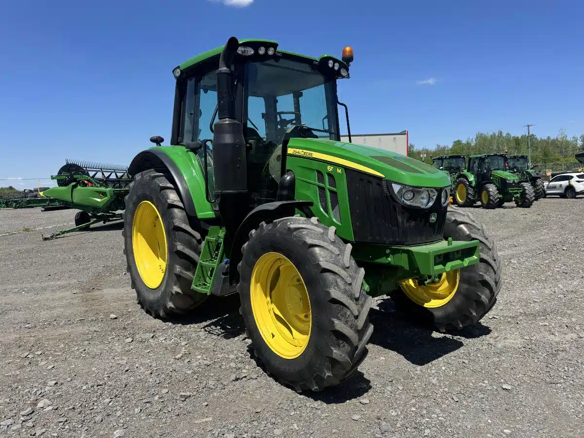 Photo de la Galerie 1 pour 2022 John Deere 6110M Tracteur