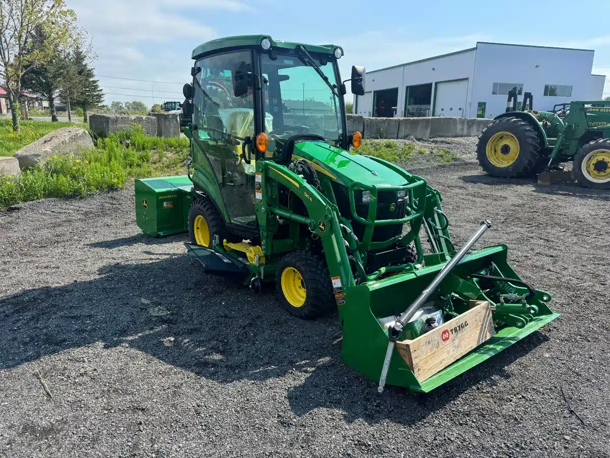 Gallery image 1 for 2025 John Deere 1025R Tractor