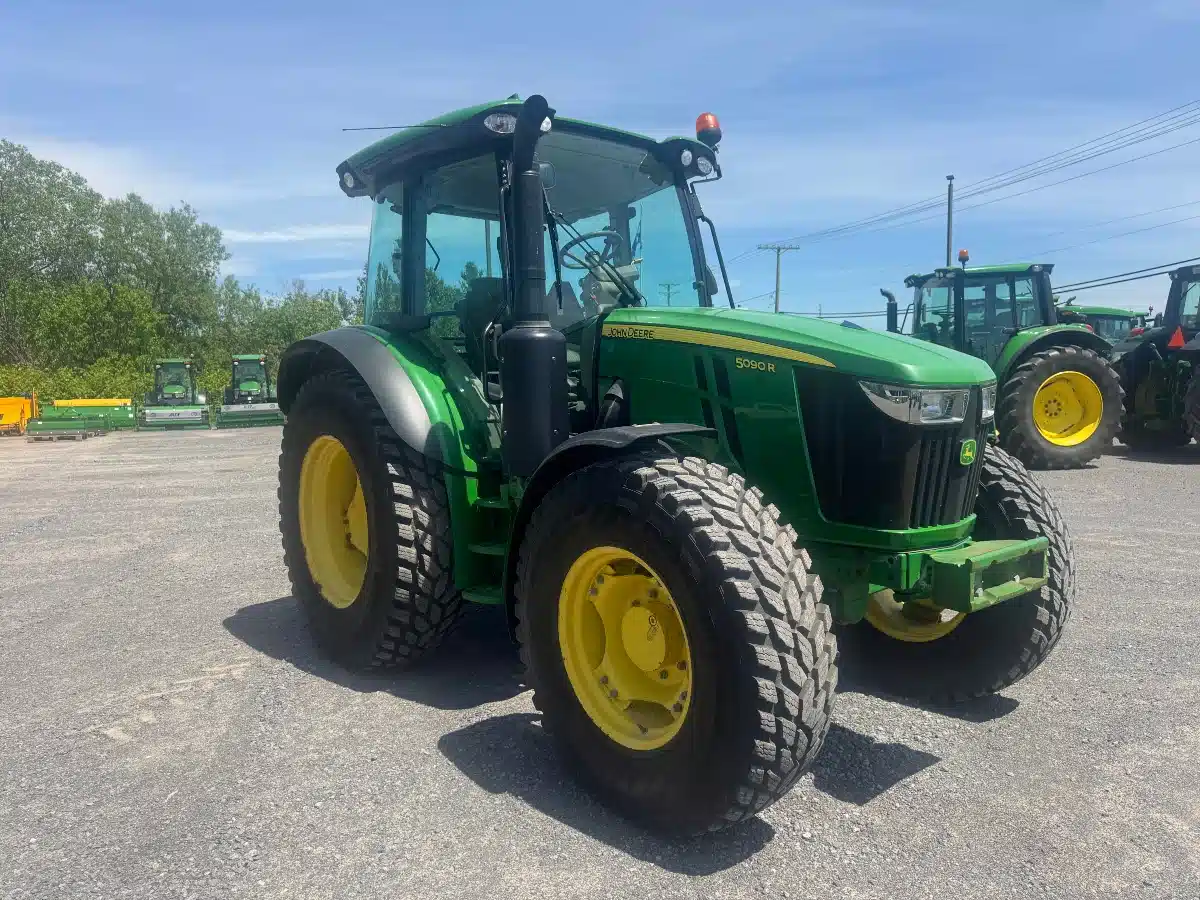 Gallery image 1 for 2018 John Deere 5090R Tractor
