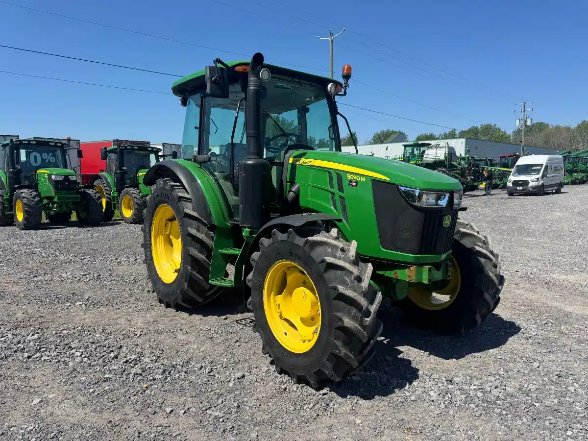 Photo de la Galerie 1 pour 2019 John Deere 5090M Tracteur