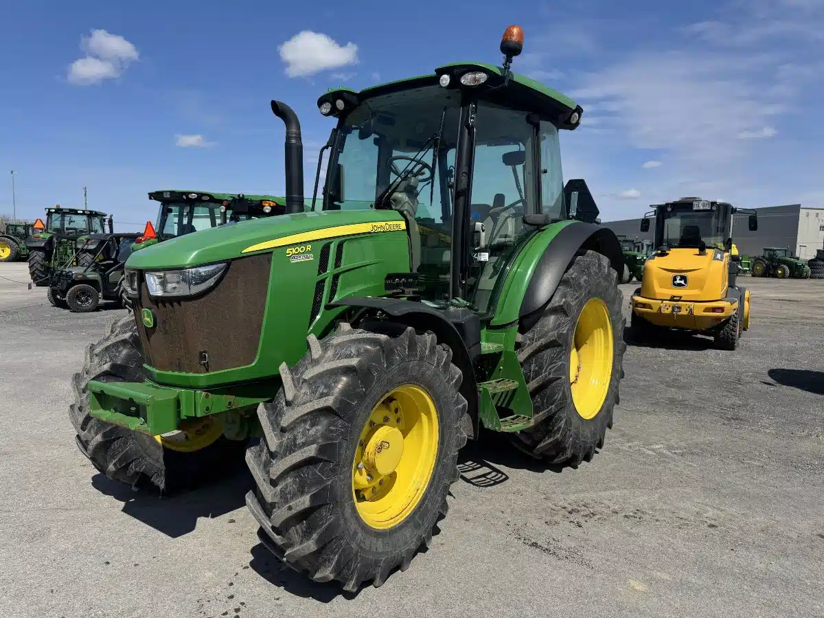 Photo de la Galerie 2 pour 2018 John Deere 5100R Tracteur