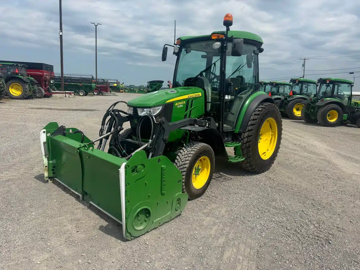 Gallery image 2 for 2022 John Deere 4066R Tractor