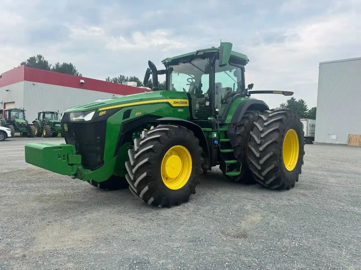 Gallery image 2 for 2025 John Deere 8R 250 Tractor