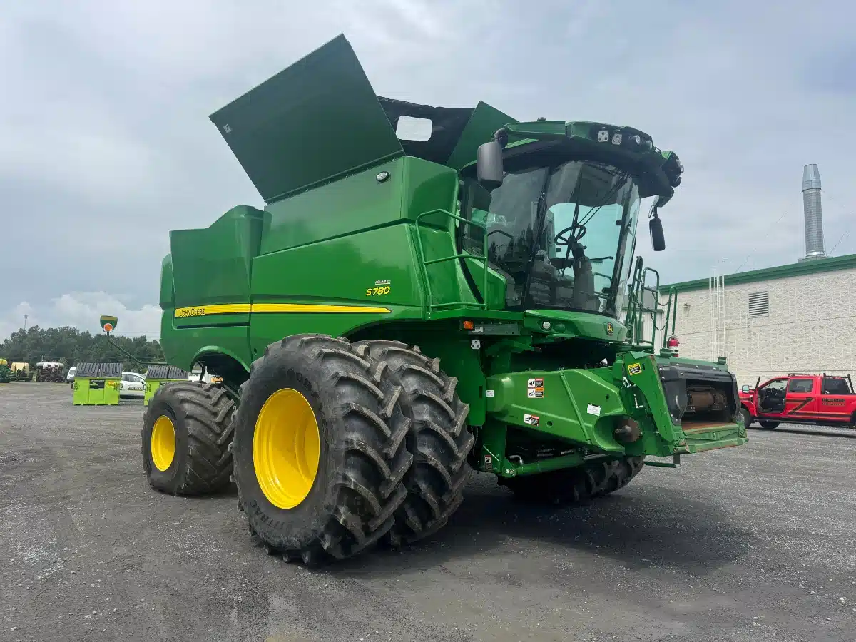 Gallery image 1 for 2023 John Deere S780 Combine