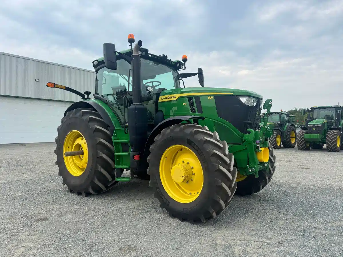 Photo de la Galerie 1 pour 2025 John Deere 6R 215 Tracteur