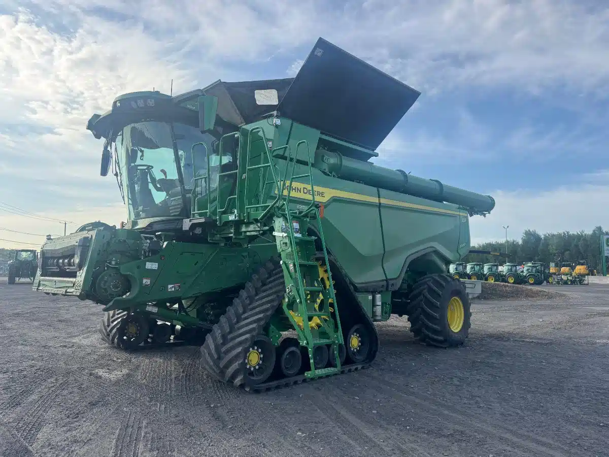 Gallery image 2 for 2023 John Deere X9 1000 Combine