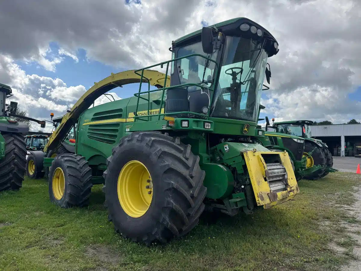 Photo de la Galerie 1 pour 2009 John Deere 7850 Fourragère
