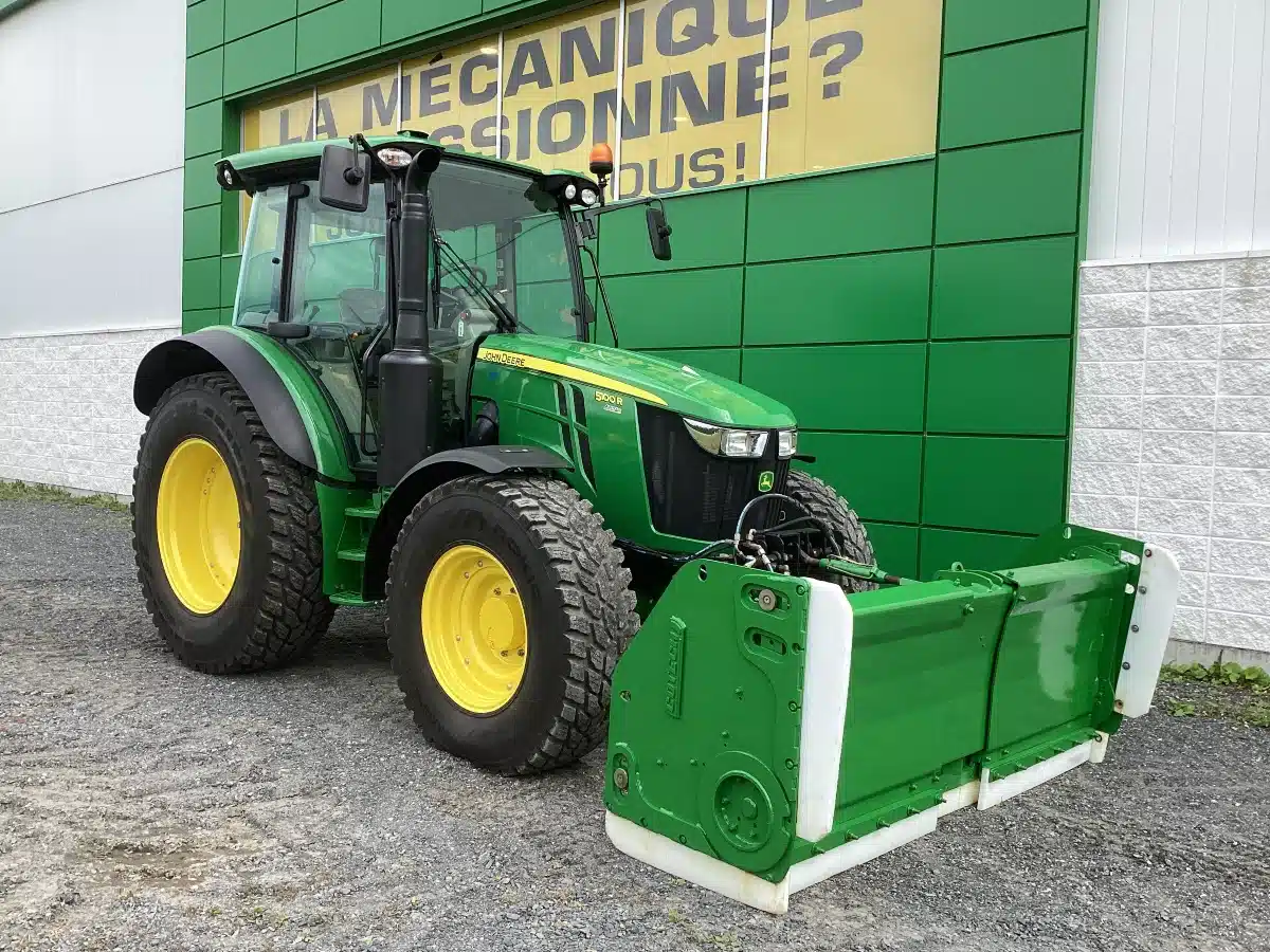 Photo de la Galerie 1 pour 2021 John Deere 5100R Tracteur