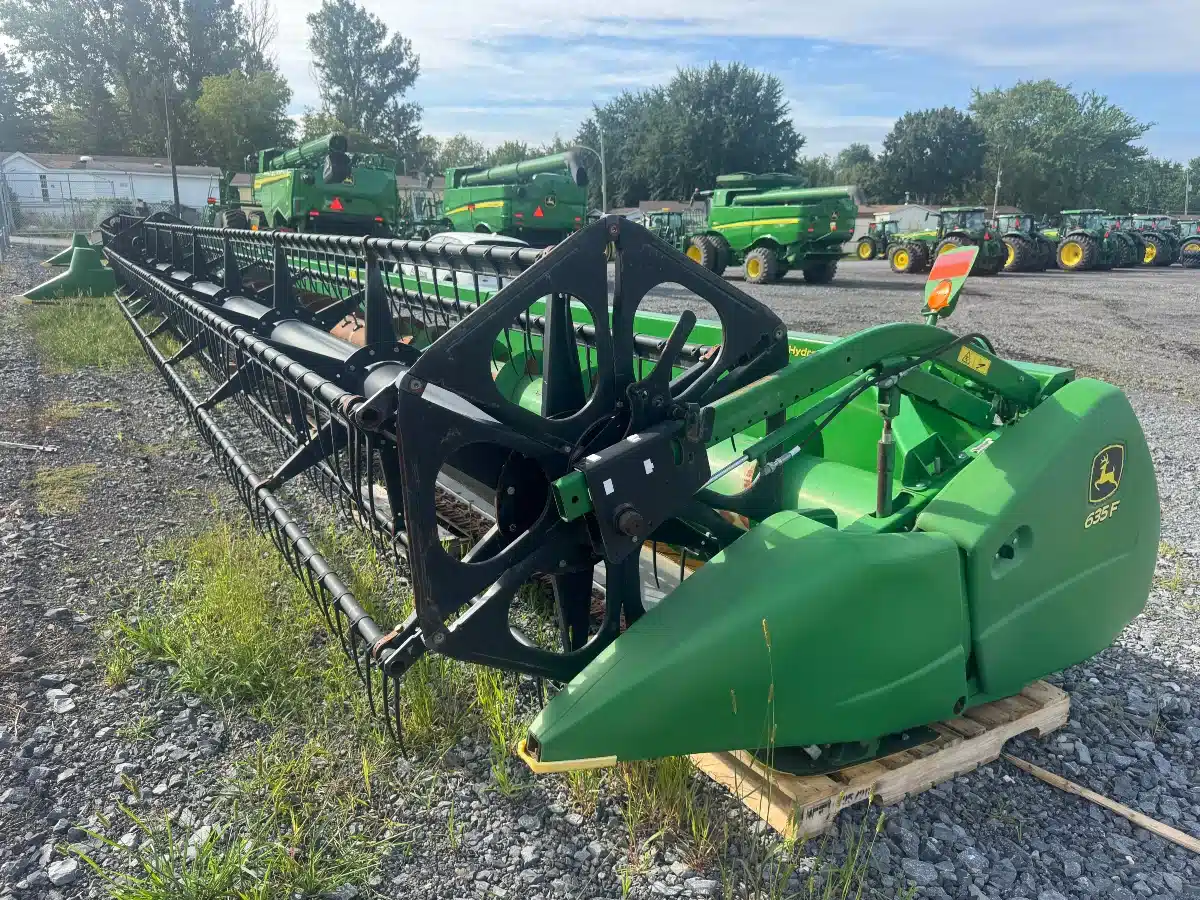 Gallery image 2 for 2011 John Deere 635F Header - Flex