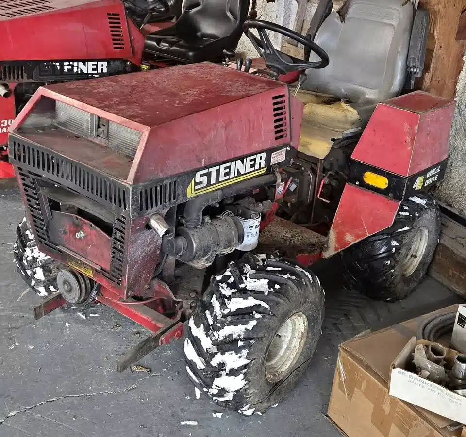 Gallery image 1 for Steiner 420 Tractor