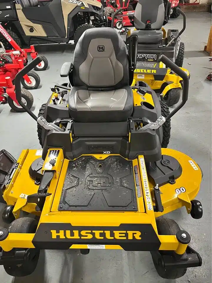 Photo de la Galerie 1 pour 2026 Hustler Equipment Raptor XD Tracteur à pelouse
