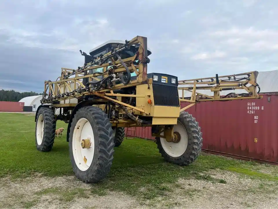Photo de la Galerie 1 pour RoGator 664 Arroseur - Automoteur