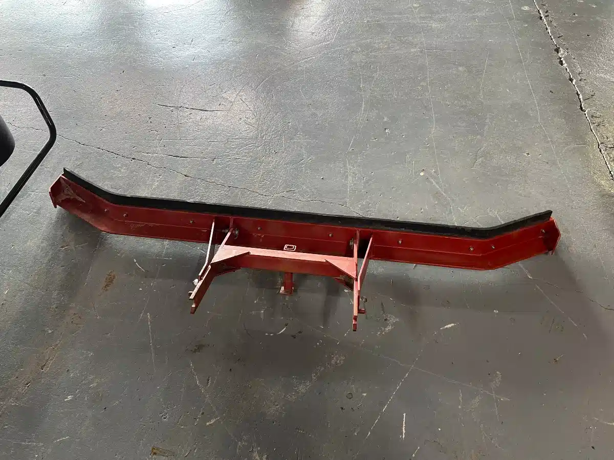 Gallery image 2 for 6' Steiner/Ventrac hook up squeegee blade
