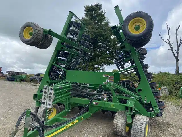Gallery image 2 for Used 2017 John Deere 1890 Air Drill