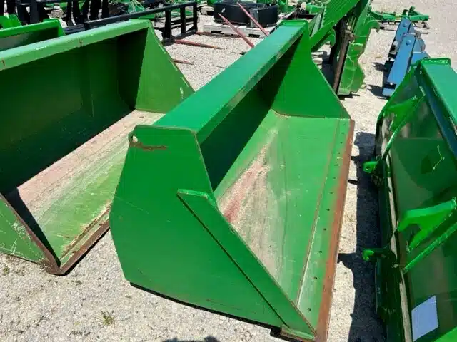Gallery image 2 for Used John Deere 84 INCH Bucket