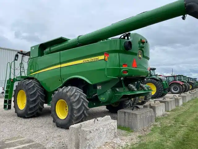 Gallery image 2 for Used 2020 John Deere S760 Combine