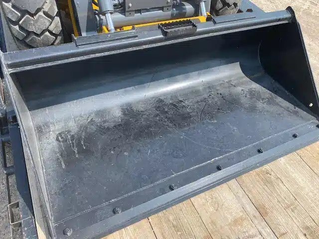 Gallery image 1 for Used John Deere 72 INCH Bucket